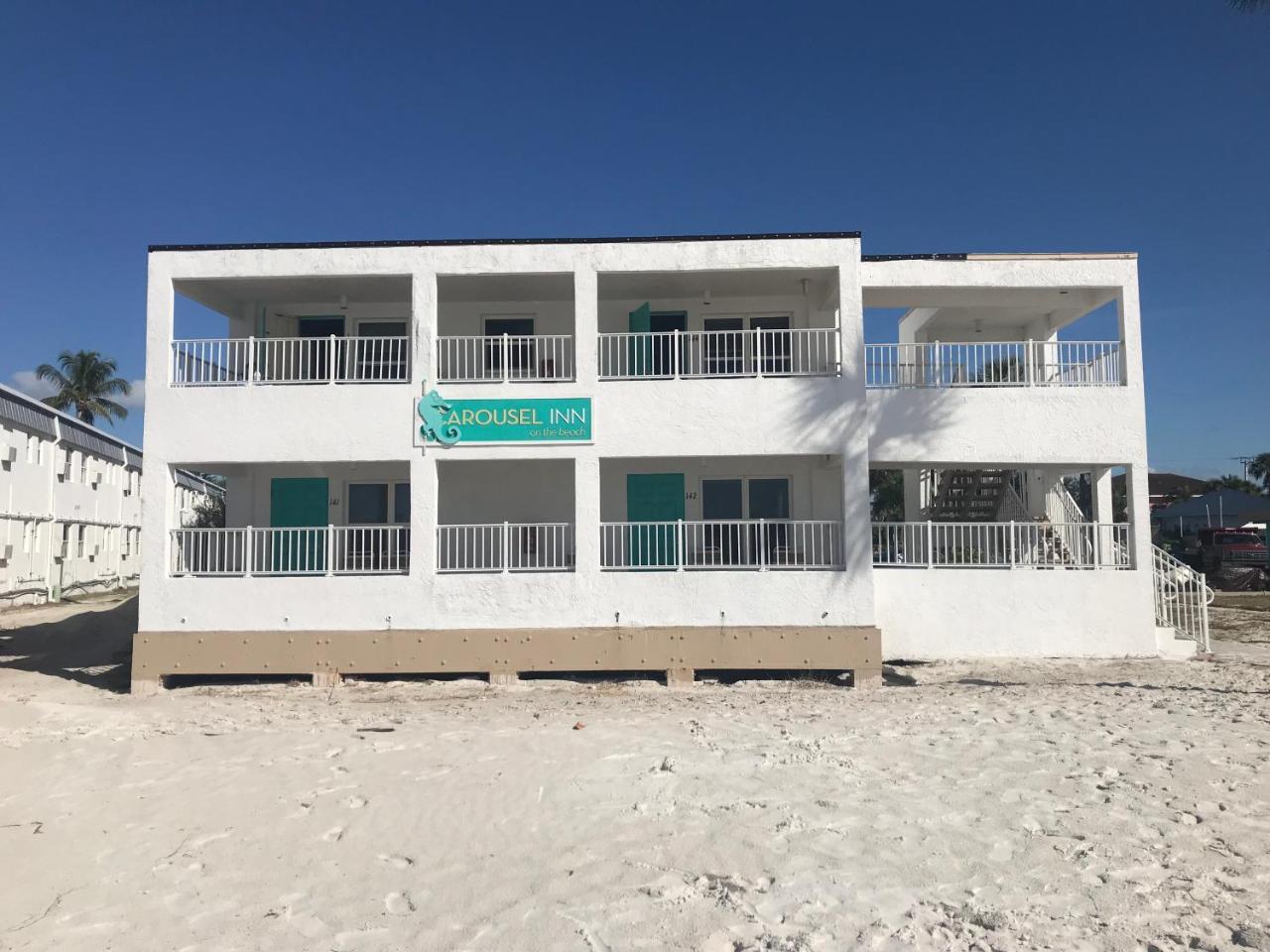 Carousel Beach Inn フォートマイヤーズビーチ エクステリア 写真