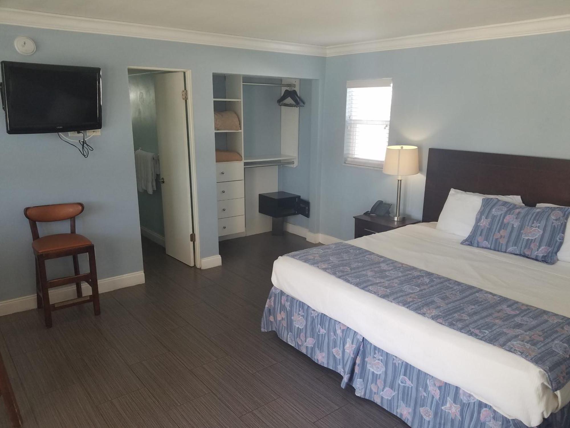 Carousel Beach Inn フォートマイヤーズビーチ エクステリア 写真